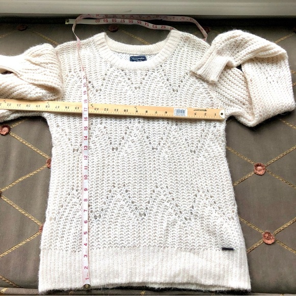 Sold Abercrombie & Fitch Sweater Ivory Open Weave Fisherman Style Crew Neck (L) - Picture 6 of 7